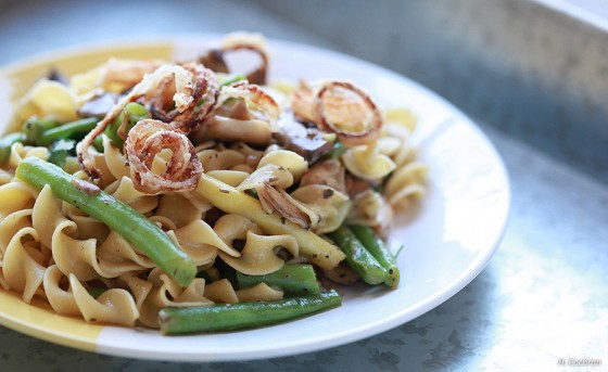 Egg noodles with beans and shallots (Blue Apron)