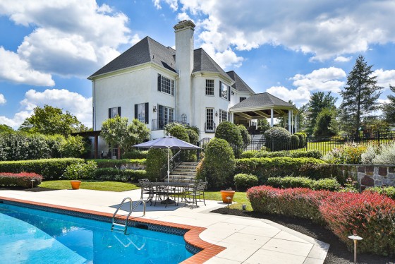 Photo 18 by Jess Blackwell for Exteriors