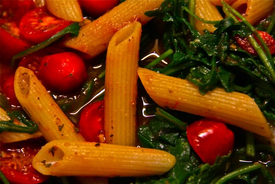 Pasta with spinach and cherrie tomatoes