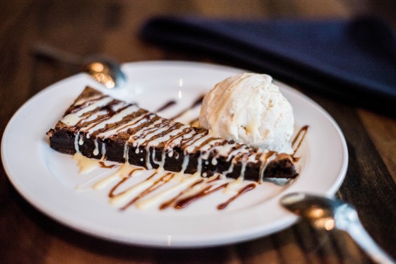 Dulce de Leche Brownie Sundae