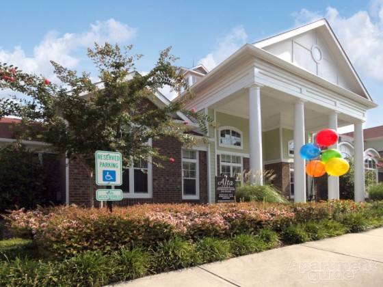 Exterior Leasing Office