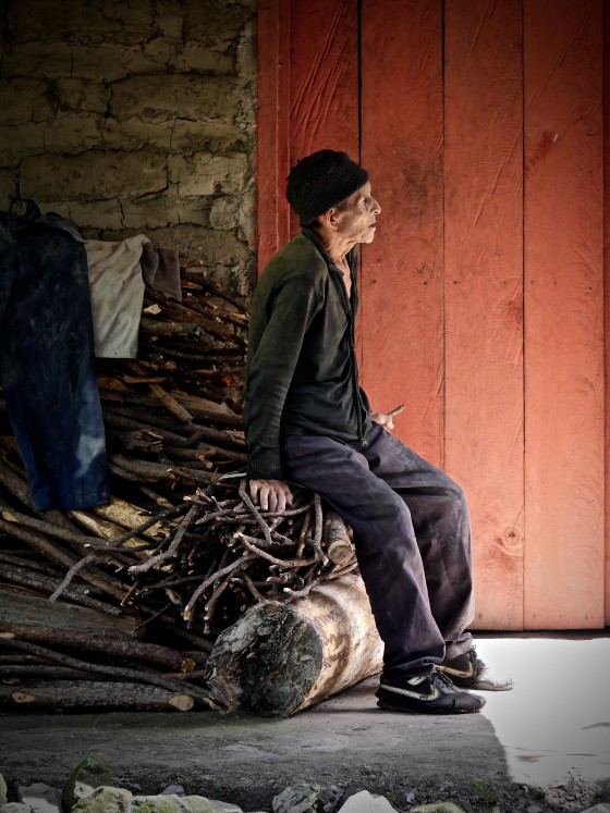 HONDURAS 2016 - MAN IN VILLAGE