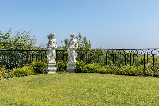 Beverly Park Garden