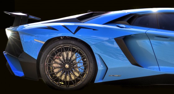 Aventador SV that woke up the neighborhood put on a digital black background